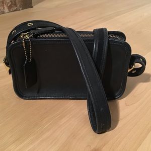 Vintage Coach 9167 black Leather Crossbody  Swingpack purse with gold